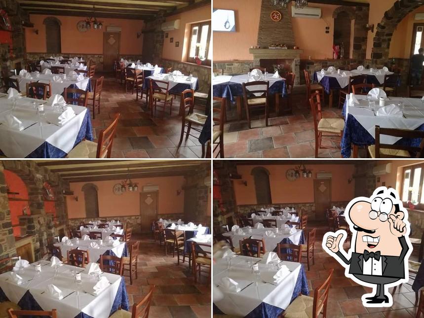 L'intérieur de Pizzeria Trattoria Friggitoria Napoli Antica