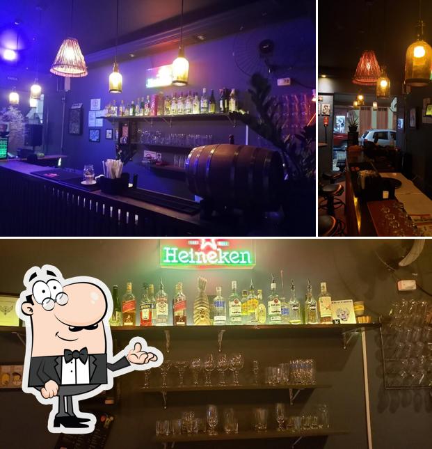 Veja imagens do interior do Armazém Pub