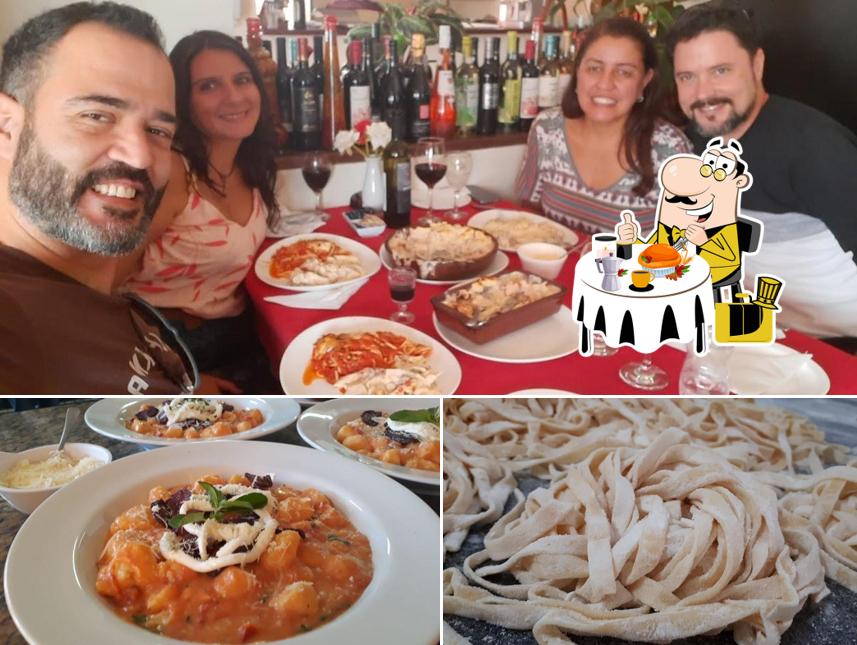 Comida em Cantina Zinhani