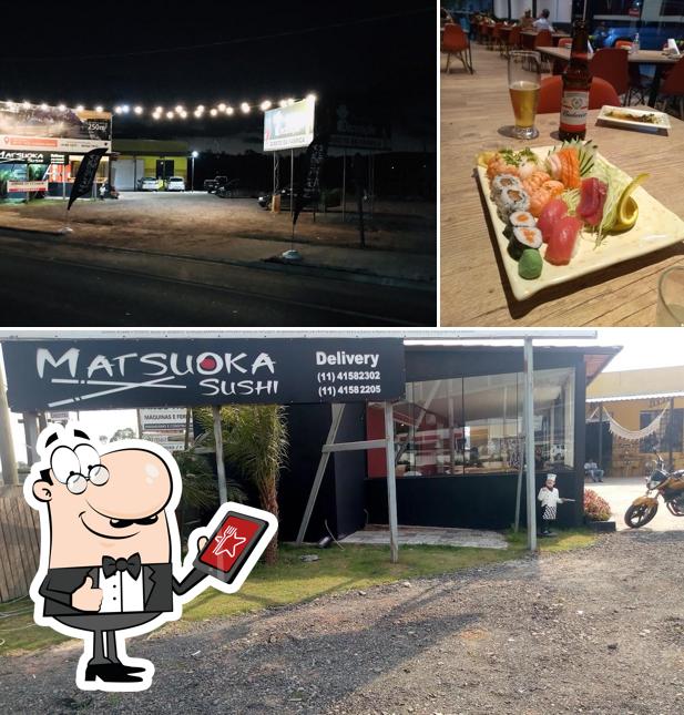 Confira a foto mostrando exterior e cerveja no Matsuoka Sushi