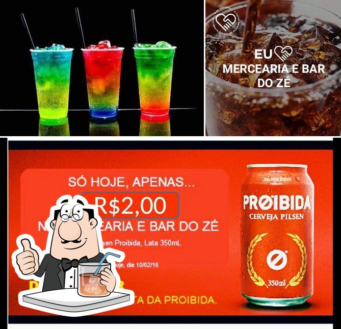 Entre diversos coisas, bebida e sobremesa podem ser encontrados a 3 Reis Bar e Mercearia