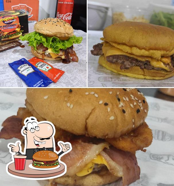 Peça um hambúrguer no Hamburgeria Artesanal Dhyone's Açaí Burger