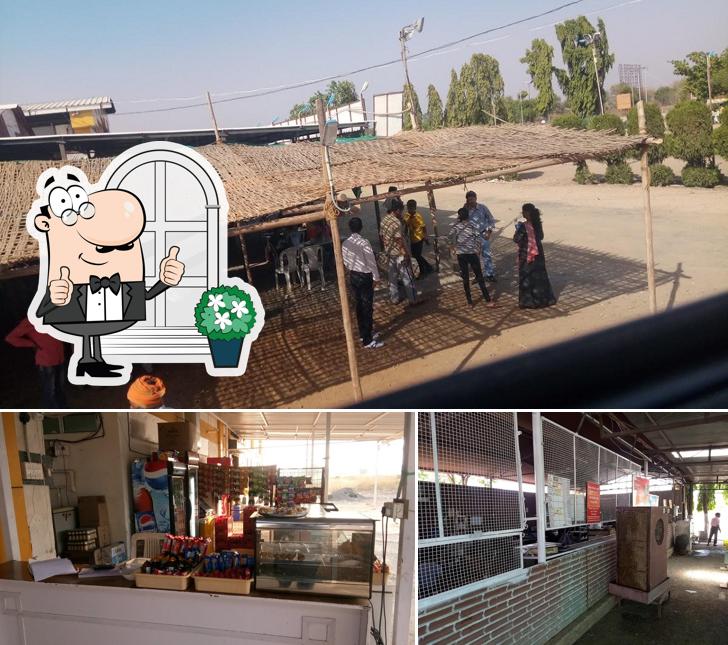 The photo of Dwarka Restaurant’s exterior and food