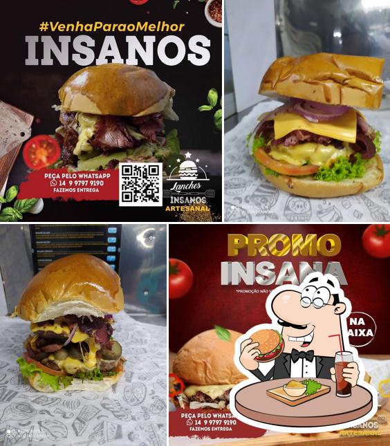 Delicie-se com um hambúrguer no Lanches insanos