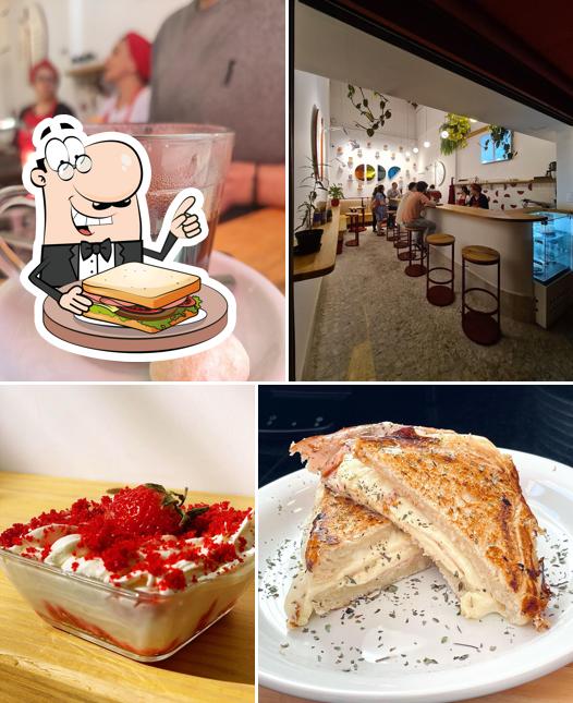 Sanduíches de queijo grelhado em Café Odê