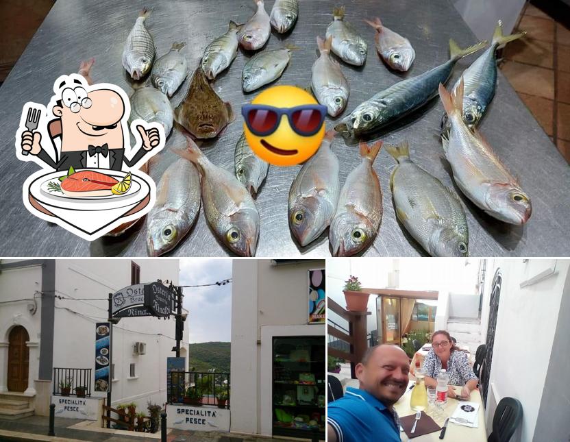 Osteria Braceria Rinaldi sert un menu pour les amateurs de poissons