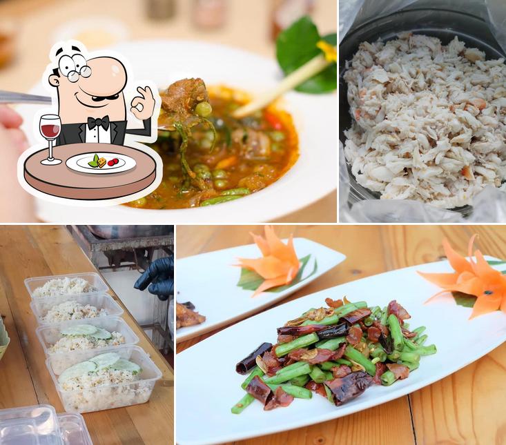 Grills House Kanchanaburi สเต็ก พาสต้า อาหารไทยพื้นเมือง ขนมหวานใน