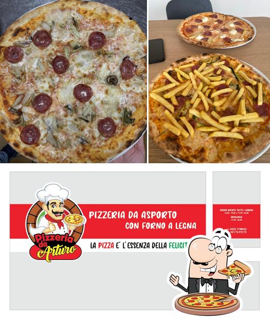 Get pizza at Pizzeria da Arturo