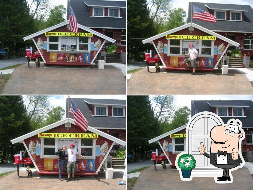 Benny's Ice Cream in Old Restaurant reviews