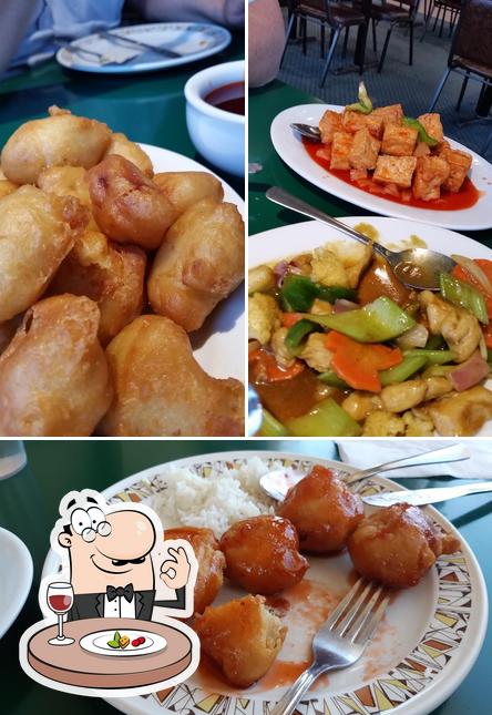 Lake Trail Family Restaurant