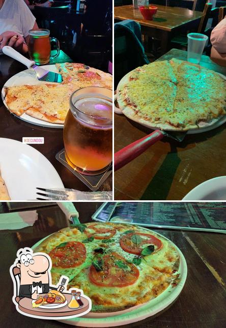 Consiga pizza no Barracão Bar e Pizzaria do Luiz