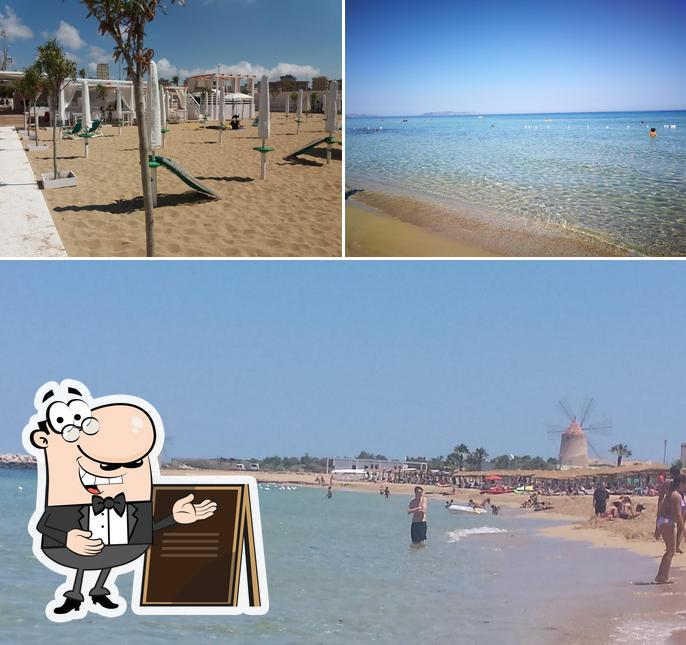 Tra le diverse cose da Lido San Giuliano si possono trovare la esterno e area giochi