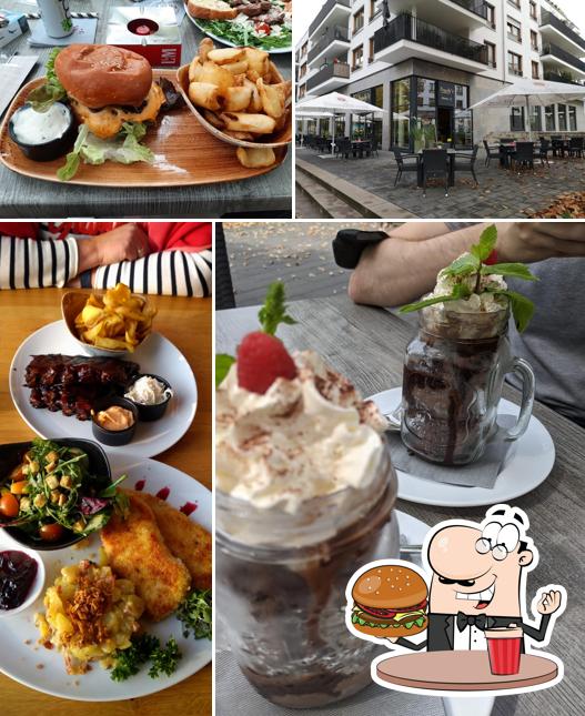 Try out a burger at Franky's an der Ruhrpromenade