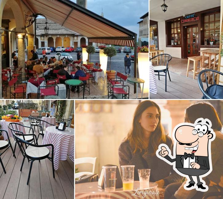 Dai un'occhiata agli interni di Caffè Commercio