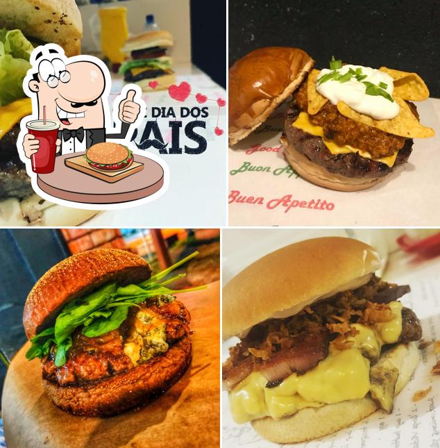 Deguste um dos hambúrgueres disponíveis no Edge Burger
