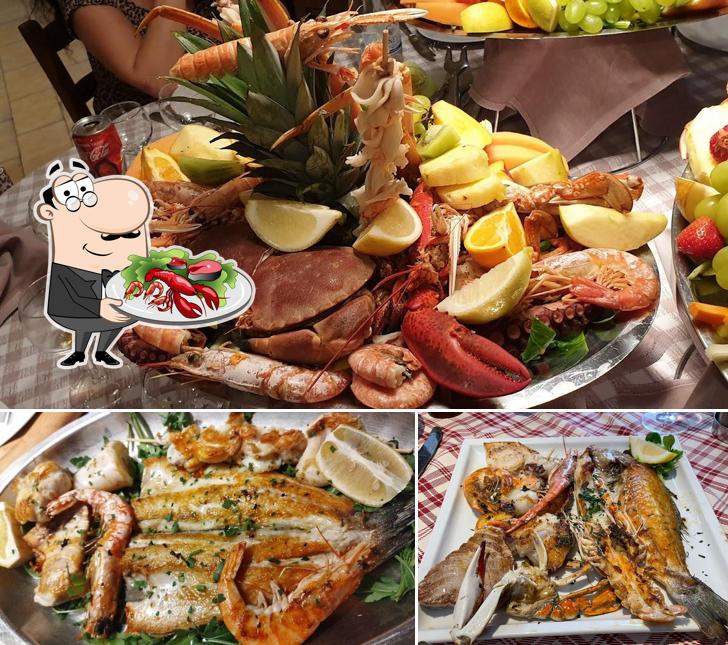 Gli ospiti di La Barca possono ordinare diversi prodotti di cucina di mare