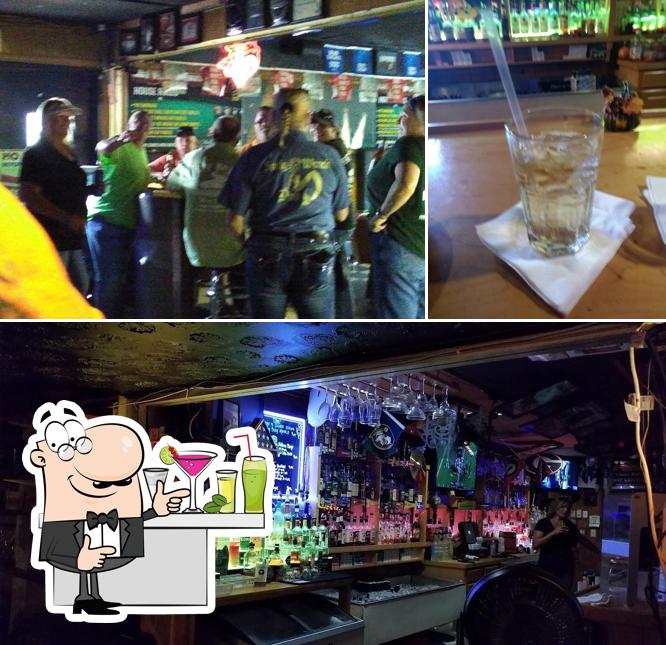 Flight 747 Liquor Store & Lounge Bar in Jacksonville Restaurant reviews