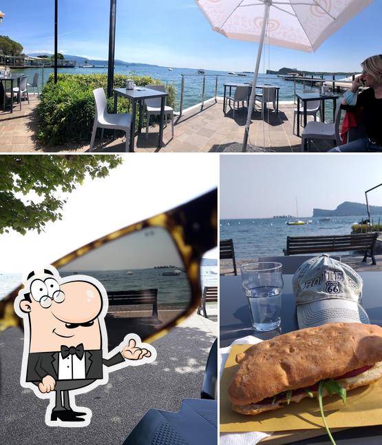 Gli interni di Caffè del porto