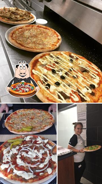 Order pizza at Maestro Pizzeria