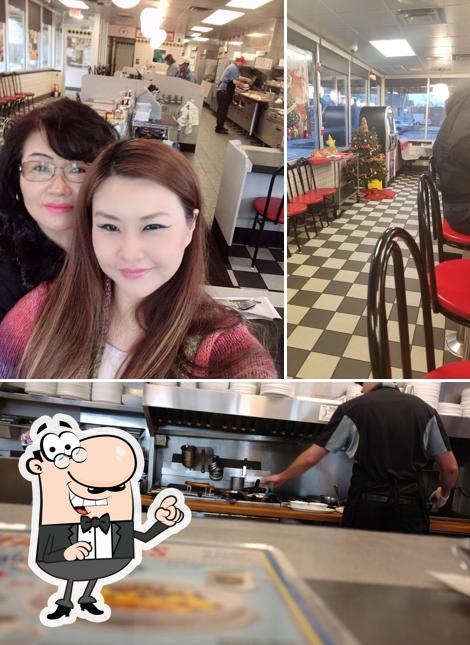 Waffle House, 36333 Vine St in Willoughby Restaurant menu and reviews