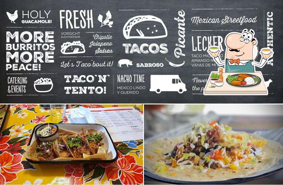 Las fotos de comida y pizarra en La Jefa l Mexican Grill l
