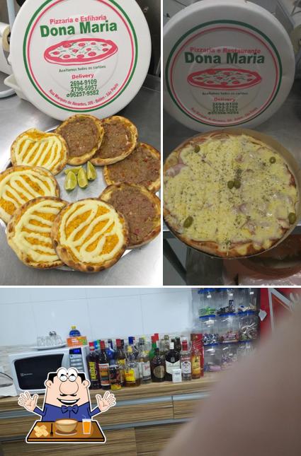 Confira a foto apresentando comida e bebida no PIZZARIA E ESFIHARIA DONA MARIA