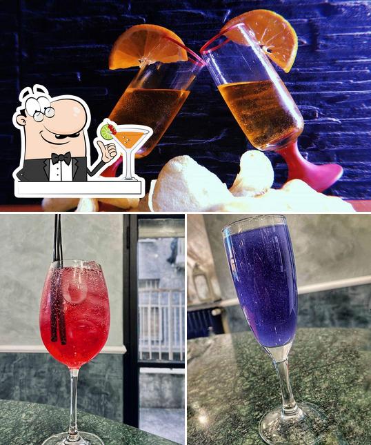 Goditi un drink dal menu
