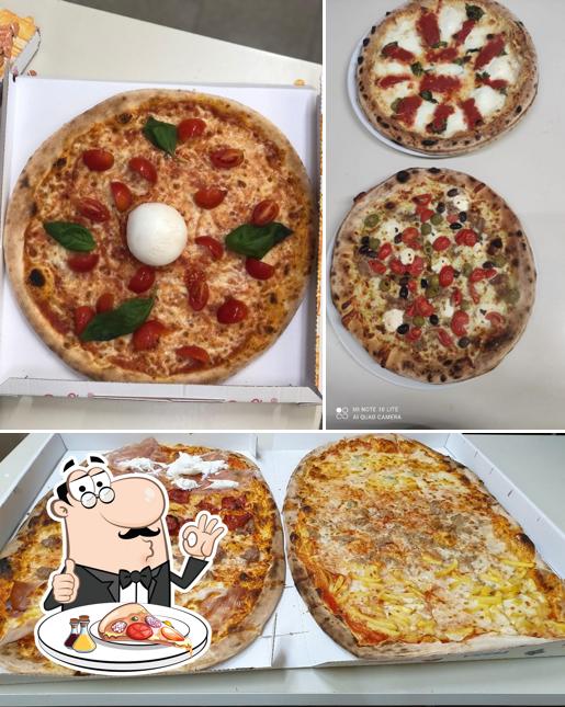 Ordina tra le svariate varianti di pizza