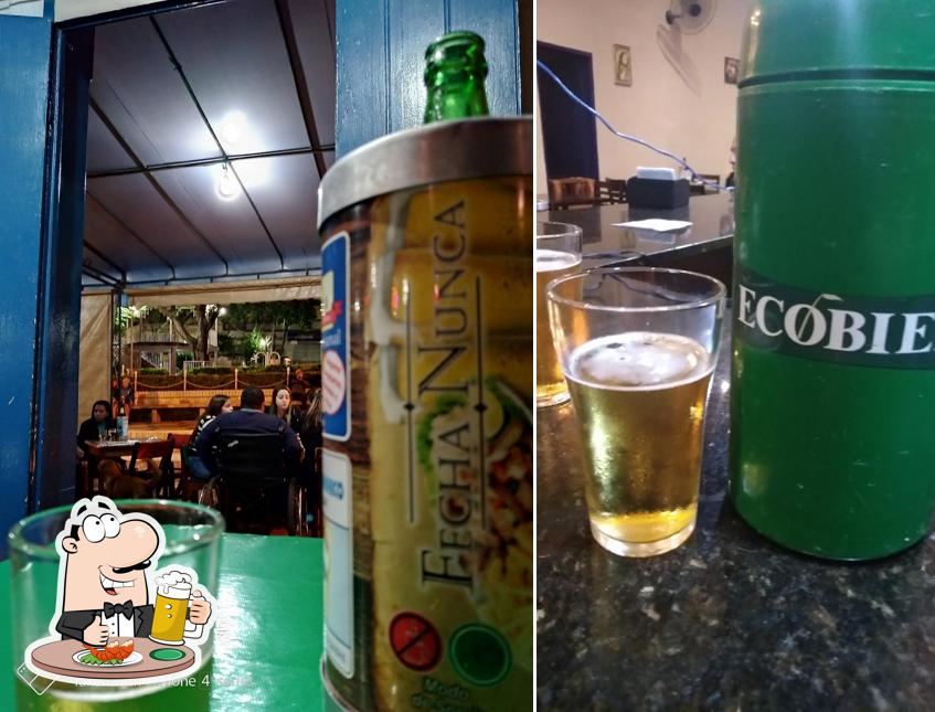 Peça um copo de cerveja leve ou escura