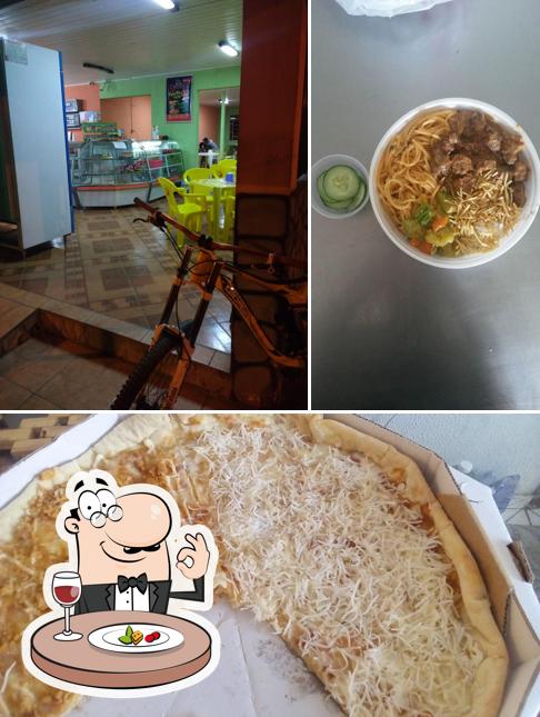 A imagem da comida e interior no PIZZARIA PEDROSO 98418-1119