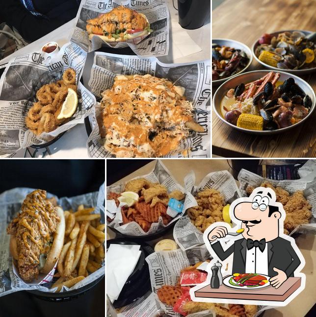 Hook & Reel Cajun Seafood & Bar in Crestwood Restaurant menu and reviews