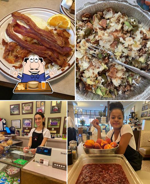 Townee Square Restaurant, 508 N Milwaukee Ave in Libertyville