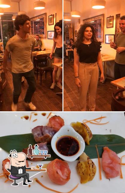 La immagine della interni e cibo di JiaoZi e Bollicine