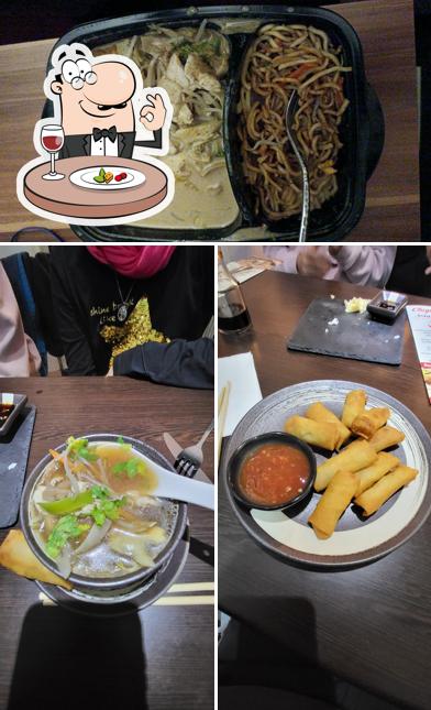 Еда в "Chopsticks Asia Bistro"