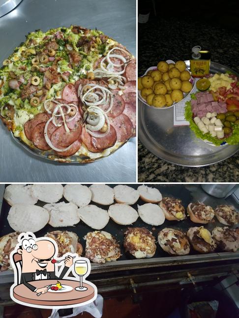 Platos en Pastelaria E Pizzaria Leo E Família