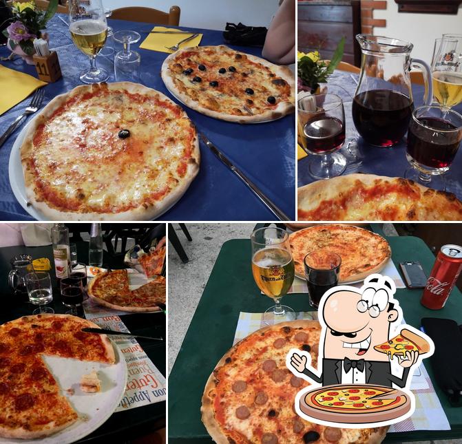 Prenditi una pizza a Alla Darsena Ristorante Pizzeria di Stefanutti Sandra