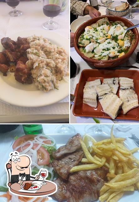 Закажите мясные блюда в "Restaurante Novo Estádio"