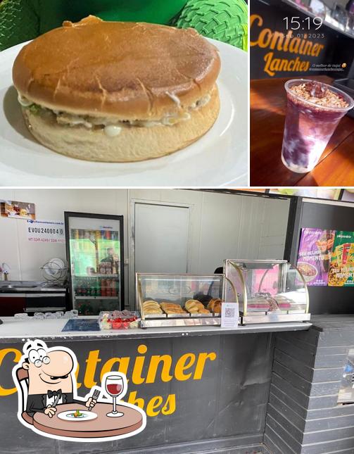 Comida em Container Lanches