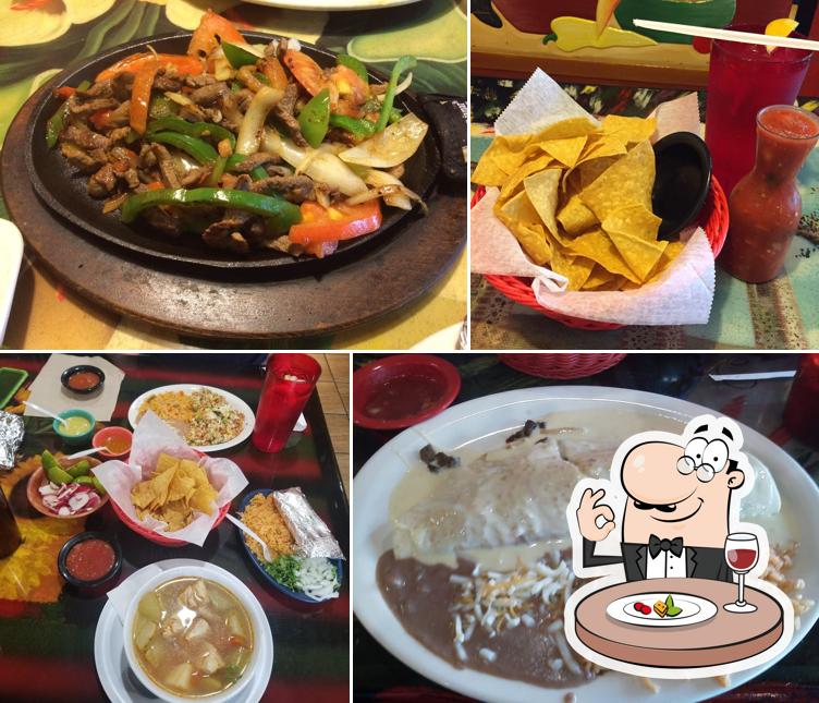 El Gallo Giro, 3991 Lamar Ave in Memphis Restaurant menu and reviews