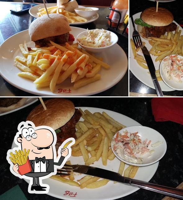 Order French-fried potatoes at Frankie & Benny's
