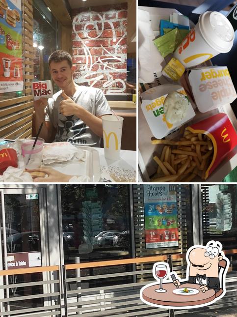 Vérifiez la photo affichant la nourriture et extérieur concernant McDonald's