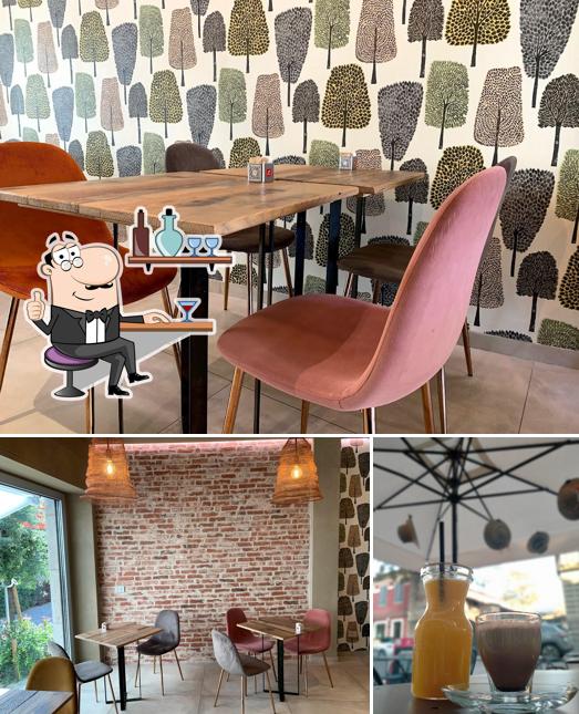 Tra le varie cose da Alfieri bar&kitchen si possono trovare la interni e bevanda