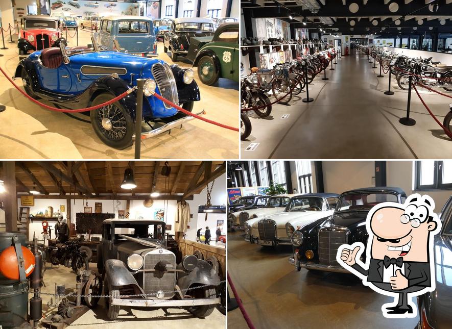 Spannende Zylinderhaus Museum Fr Oldtimer Und Technik Fotosnull