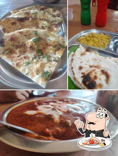 Pick pizza at Gobi Mane