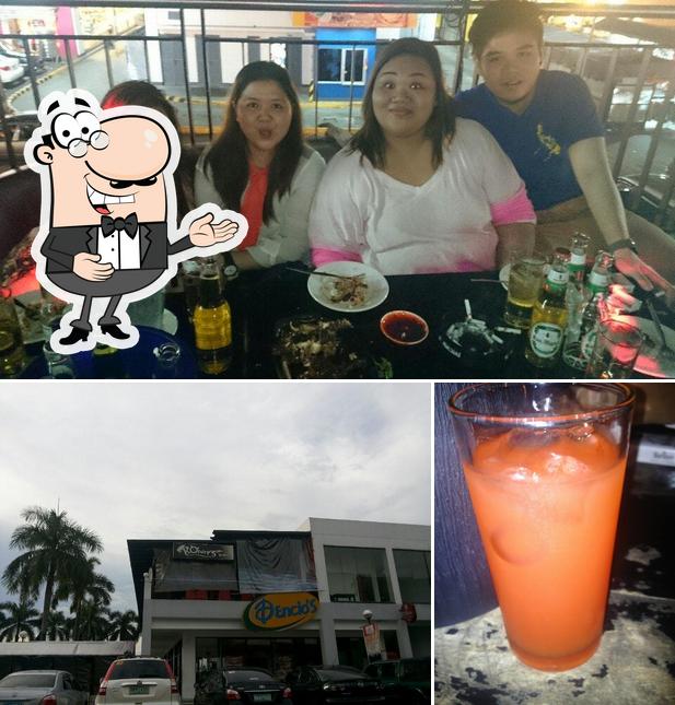 Rower's Den pub & bar, Manila, 2/F Restaurant reviews