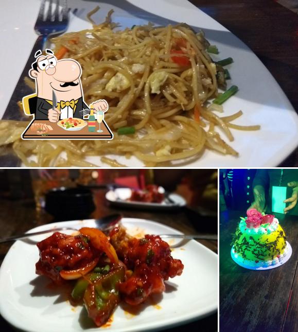 Pad thai at Xonxx