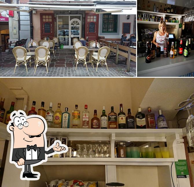 Parmi les diverses choses de la intérieur et la comptoir de bar, une personne peut trouver sur Bar Kljukec