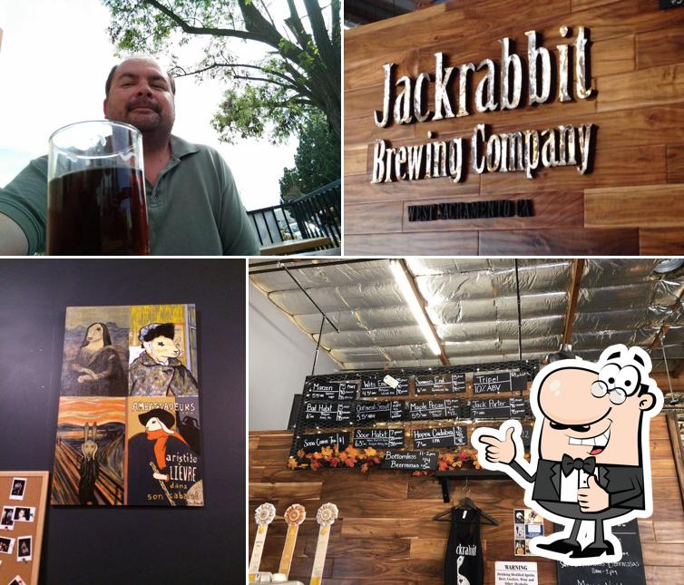 Взгляните на фото паба и бара "Jackrabbit Brewing Company"
