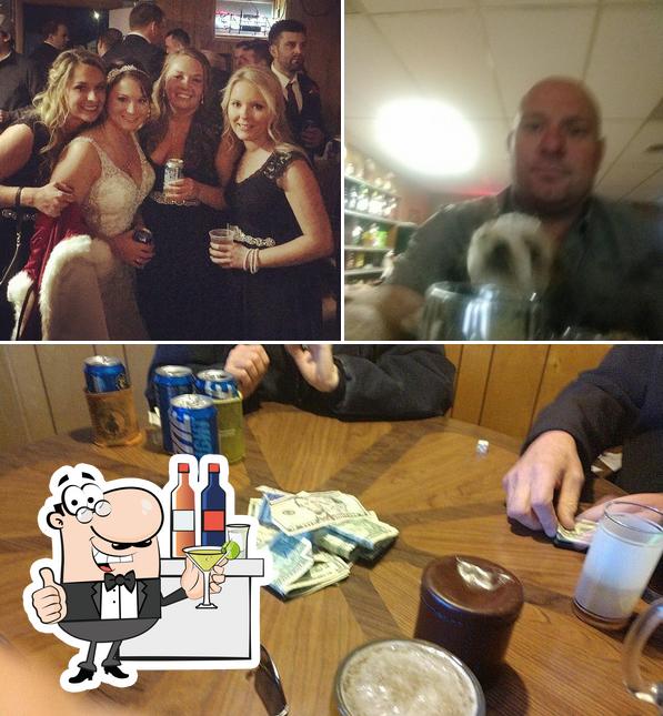 Joes Bar in McVille