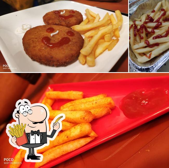 Taste finger chips at Team Dock & Dine